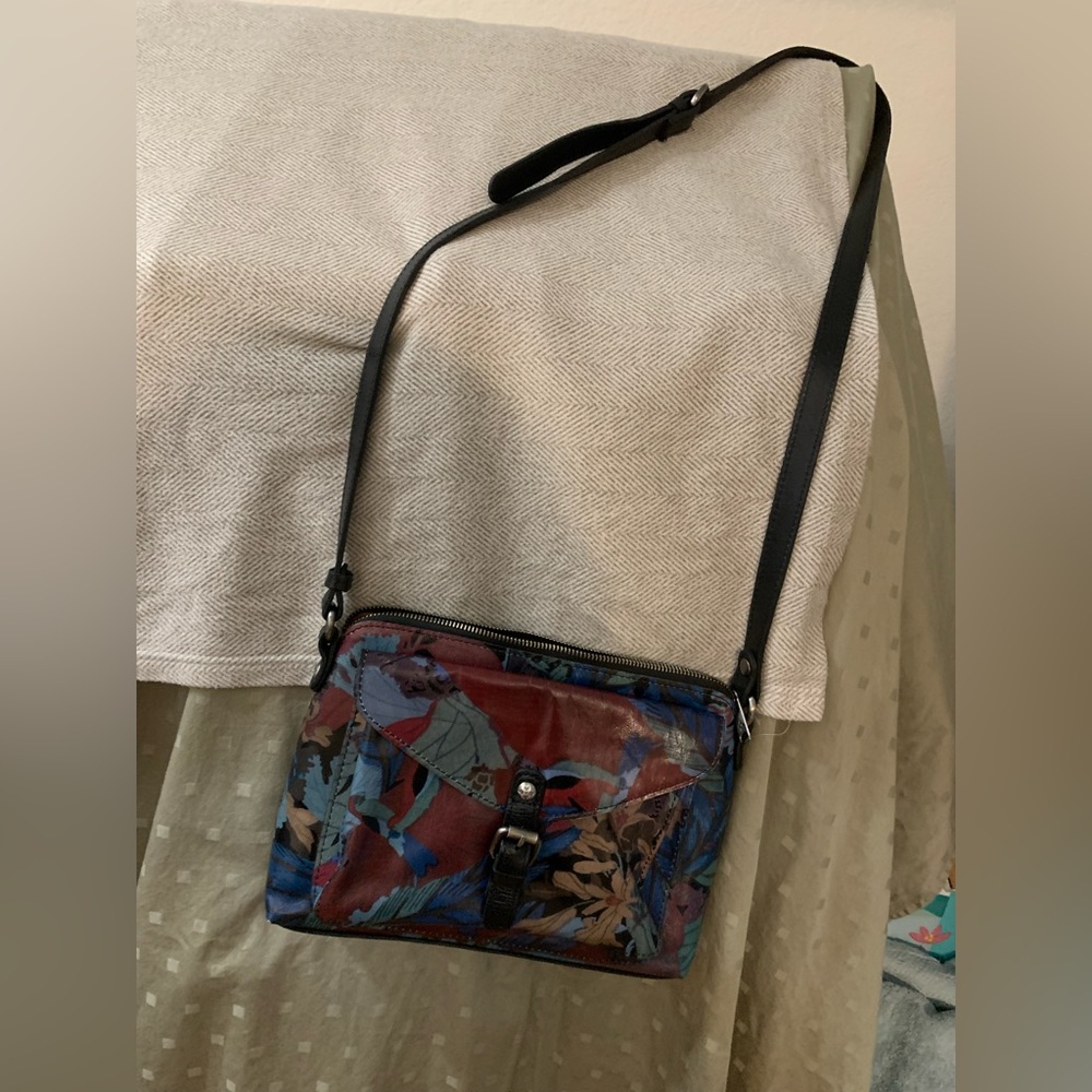 Patricia Nash Western Floral Blue Black Teal Shades Cross Body Bag Excellent